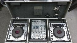 DJ Mixer Set with 2x Pioneer CDJ-800, Mackie ProFX8 & Road Ready Hard Travel Case