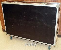 Large 32 channel Mixing Console Flight Case on wheels