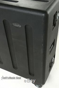 SKB 1RMX32-DHW Mixer Case with Doghouse for Behringer X32 Molded Black